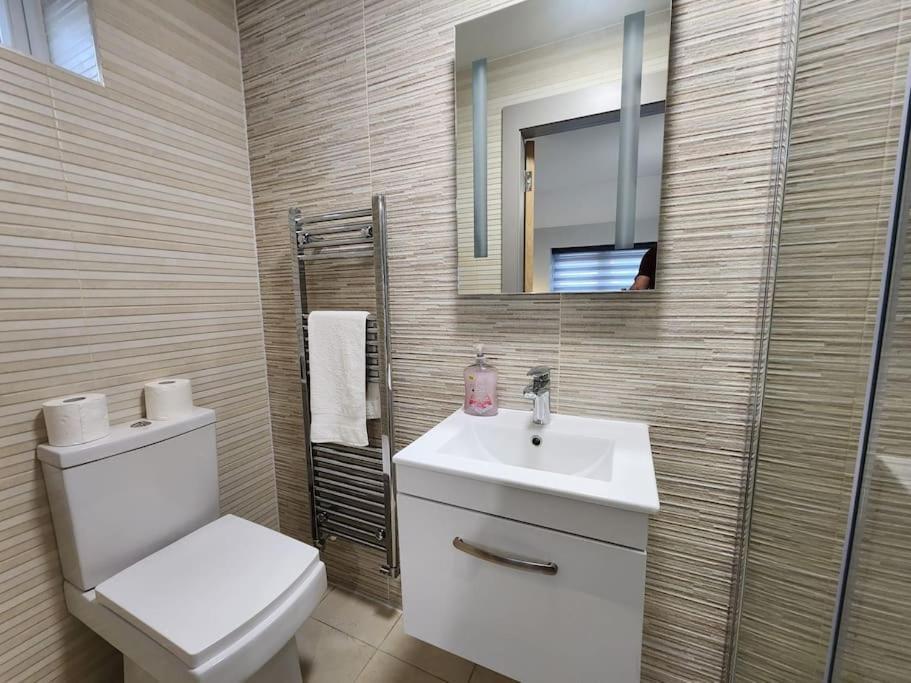 Horizon House, Modern 2-Bedroom Flat 2, Parking, Netflix, Oxford Eksteriør bilde