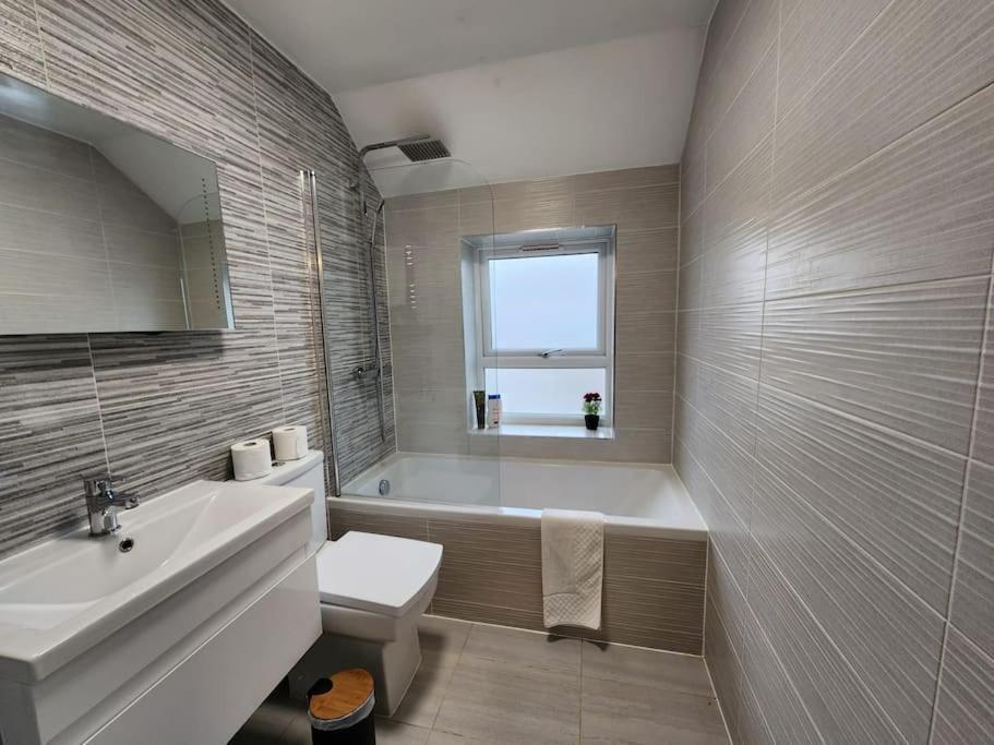 Horizon House, Modern 2-Bedroom Flat 2, Parking, Netflix, Oxford Eksteriør bilde